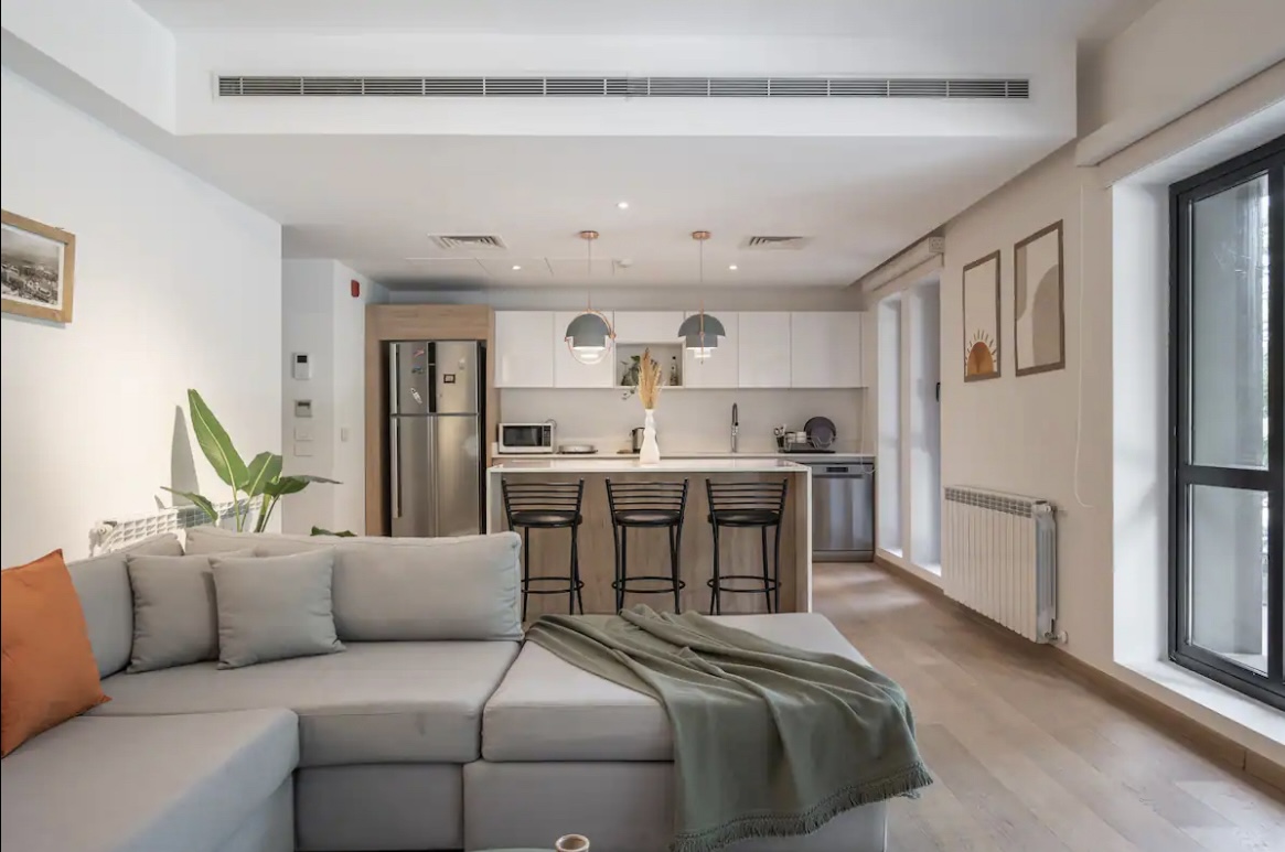 Home in Metric Way