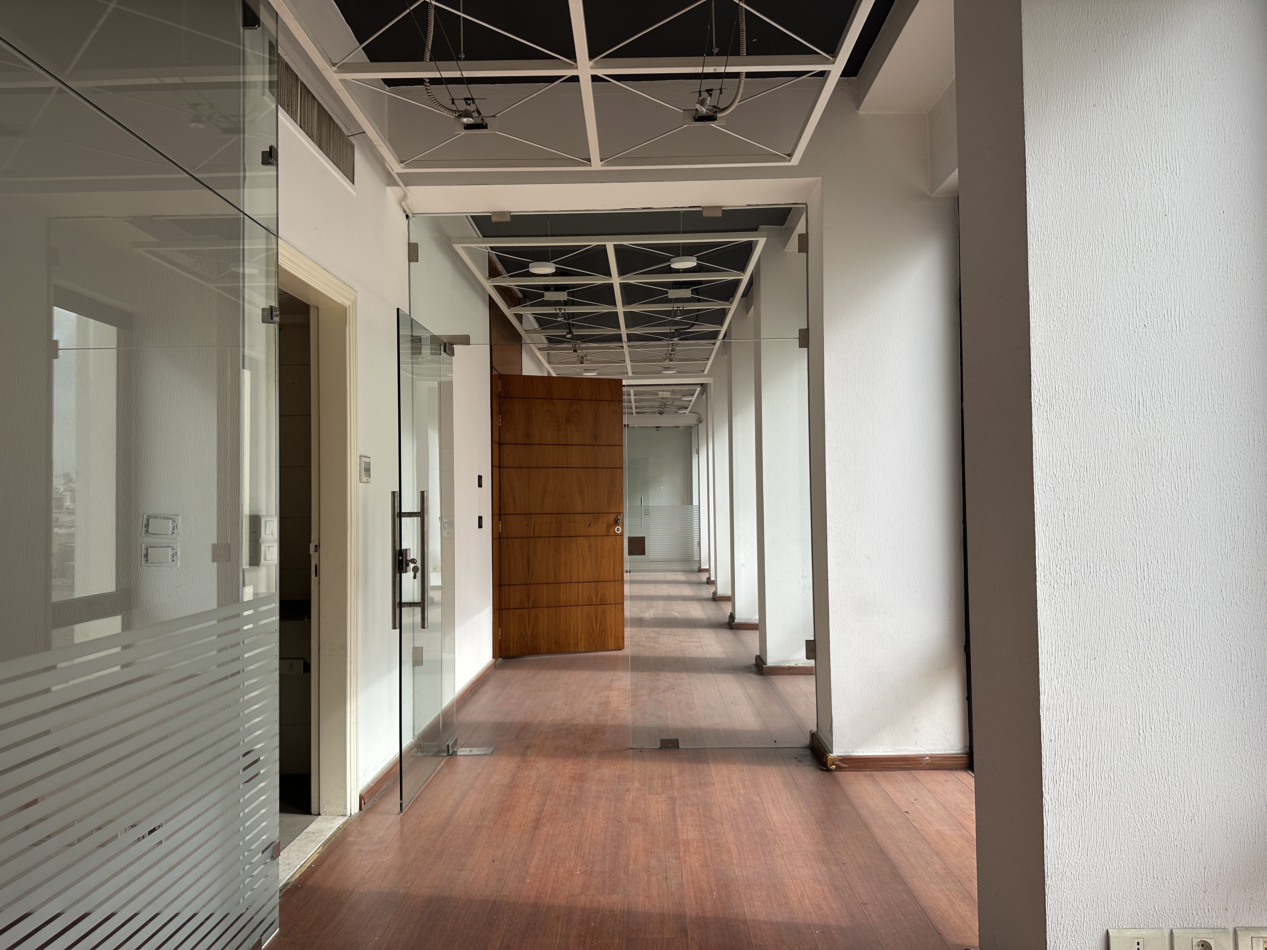 SmoothMove - Premium Commercial Properties for Sale and Rent