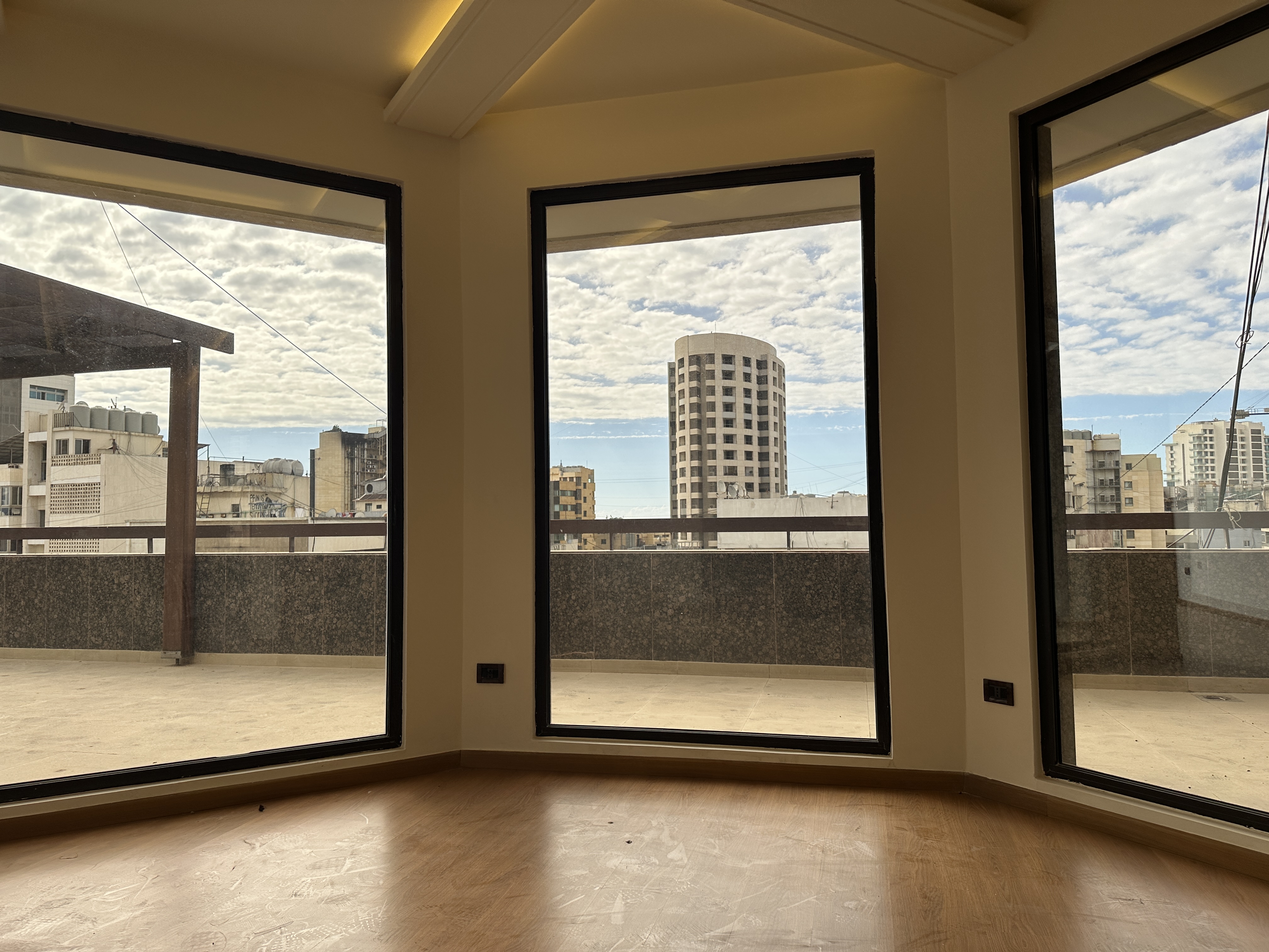 SmoothMove - Luxury Residential Properties for Sale and Rent