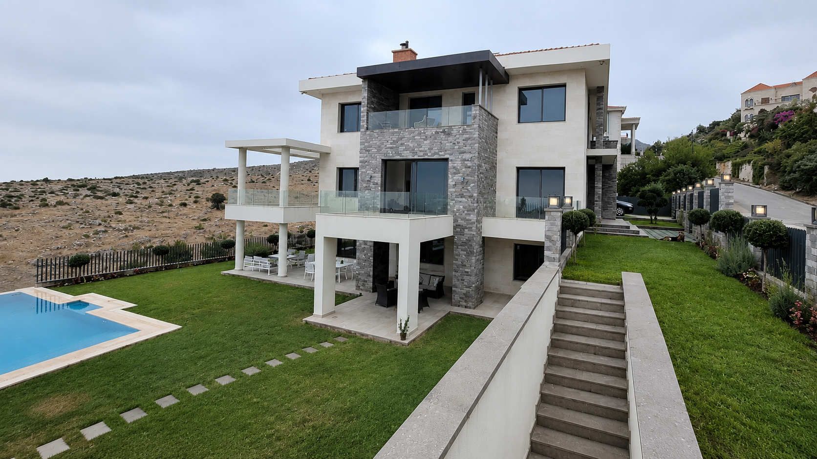SmoothMove - Luxury Residential Properties for Sale and Rent
